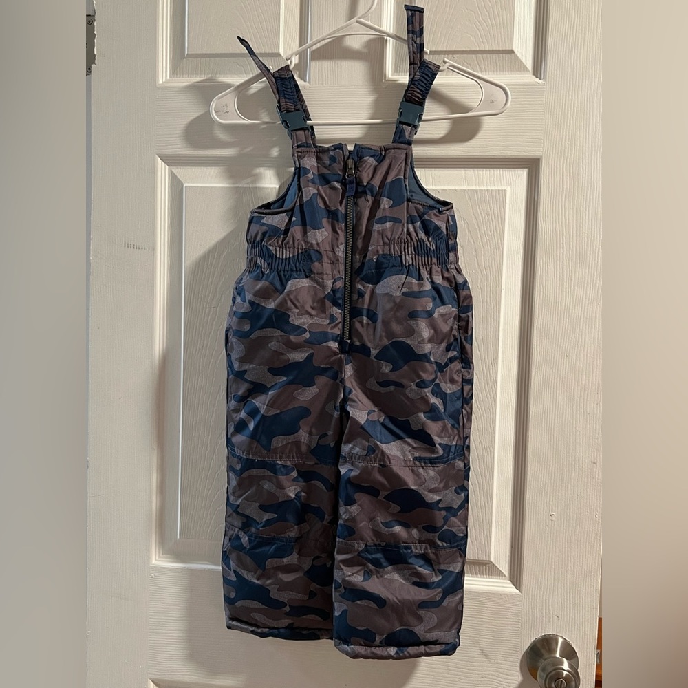 Osh Kosh b’gosh camo snowpants 3t